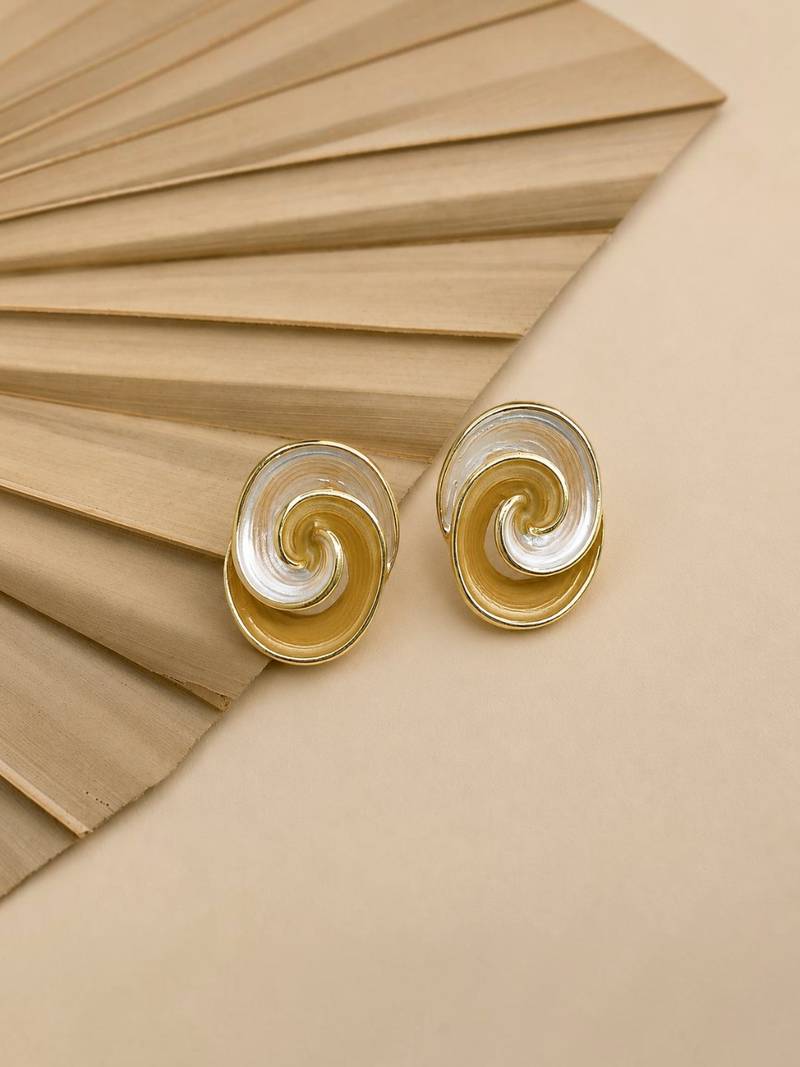 Anti tarnish spiral design stud earrings