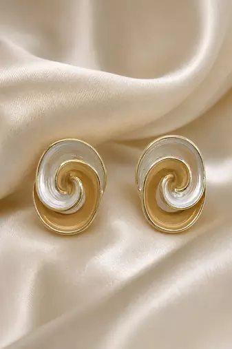 Anti tarnish spiral design stud earrings