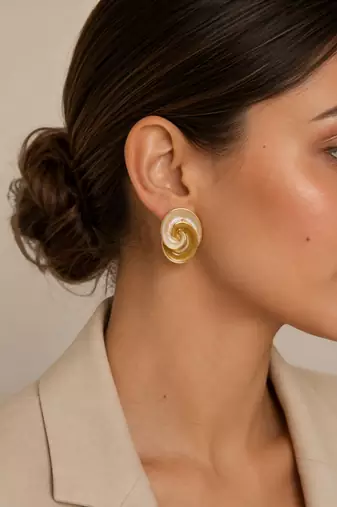 Anti tarnish spiral design stud earrings