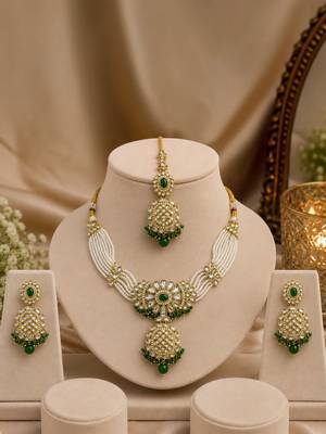 Gold plated kundan green necklace set 2