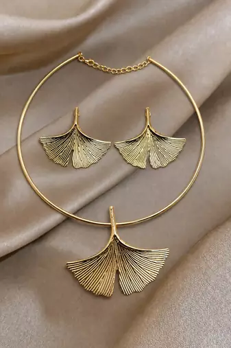 Ginkgo leaf anti tarnish necklace set