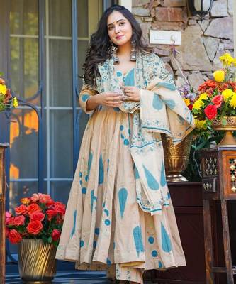 Cream floral printed silk blend fully flared anarkali suit 3