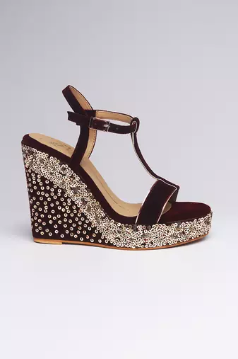 Maroon colorblocked velvet wedges heels