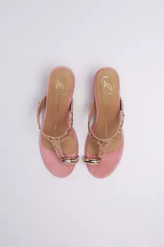 Pink colorblocked velvet embroidered heels