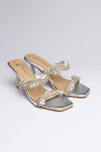Silver faux leather embroidered heels