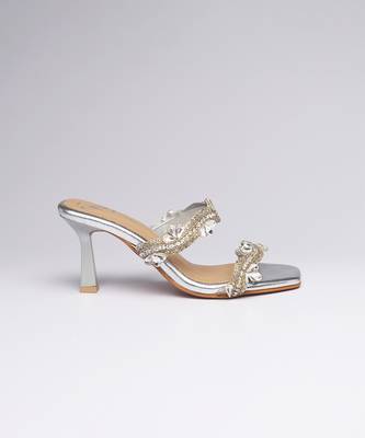 Silver faux leather embroidered heels 2