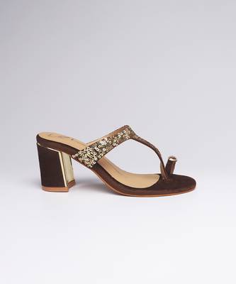 Brown colorblocked velvet embroidered heels 2
