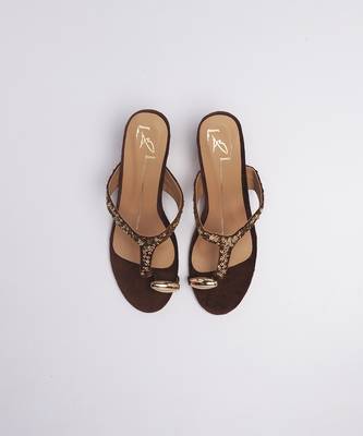 Brown colorblocked velvet embroidered heels 3