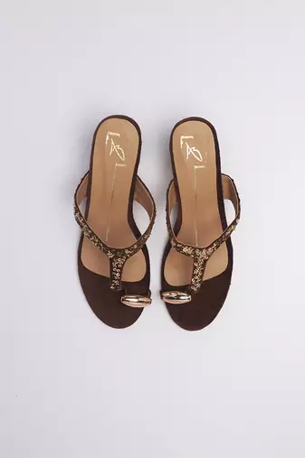 Brown colorblocked velvet embroidered heels