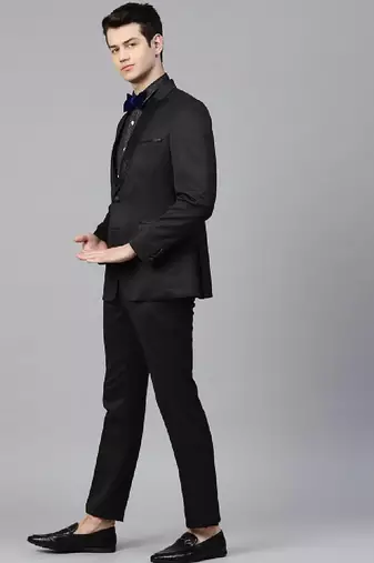 Men black solid slim fit tuxedo suit