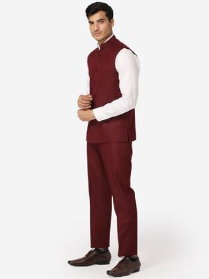 Men maroon solid bandhgala formal two-piece suit 4