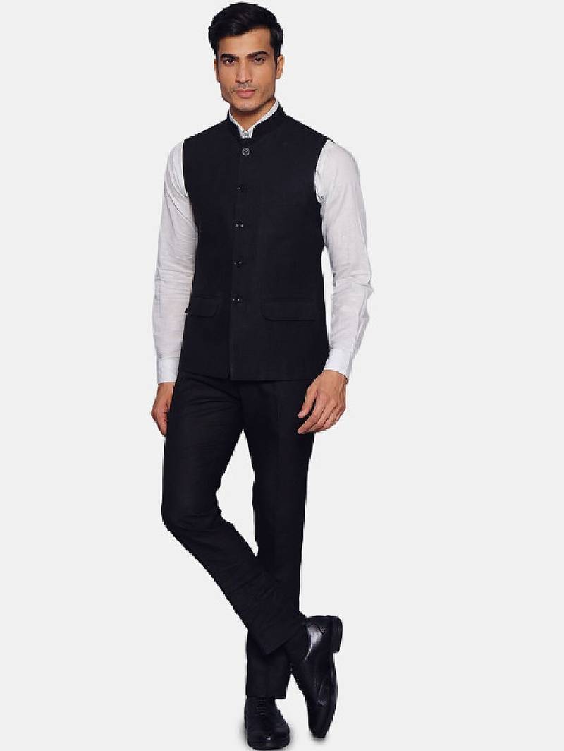 Men black solid bandhgala formal two-piece suit