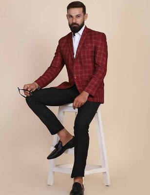 Men maroon checked 2-piece single breasted suit 1