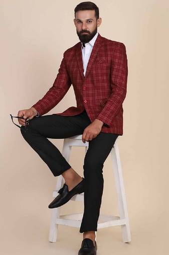 Men maroon checked 2-piece single breasted suit