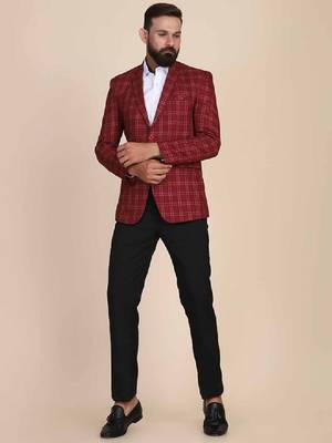 Men maroon checked 2-piece single breasted suit 2