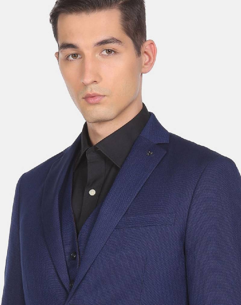 Men navy blue solid regular-fit single-breasted 3-piece formal suit