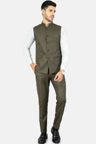 Men green solid two-piece suit