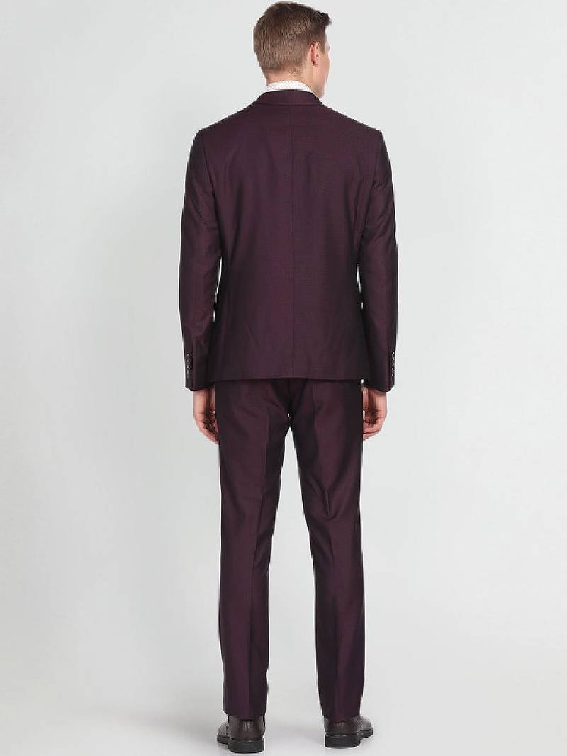Self design textured single-breasted two-piece formal suit