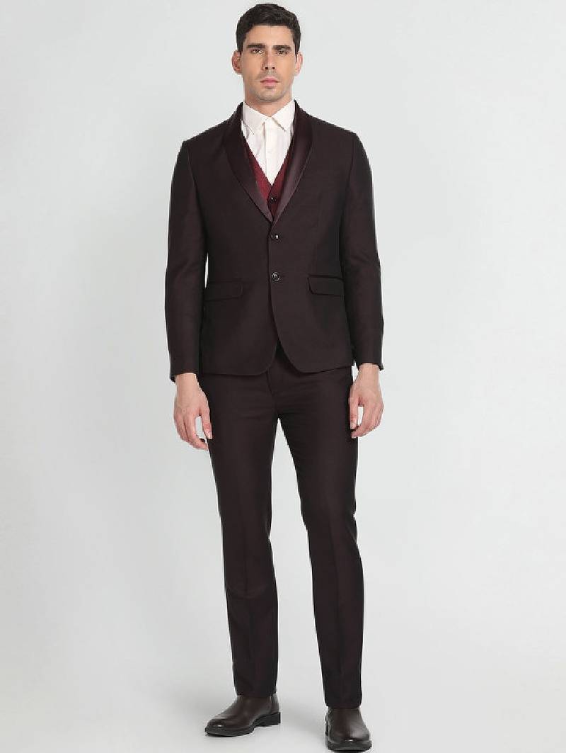 Tailored fit single-breasted formal 3-piece suit