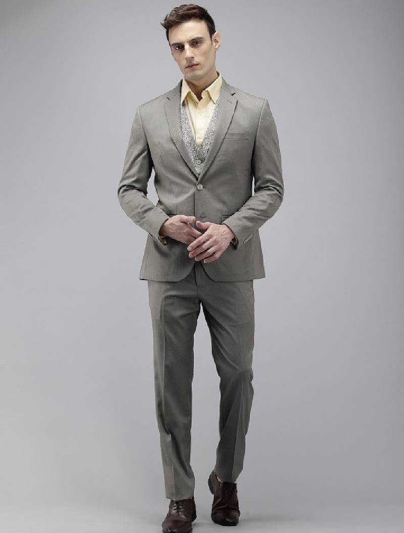 Single breasted slim fit 3-piece party wear suit