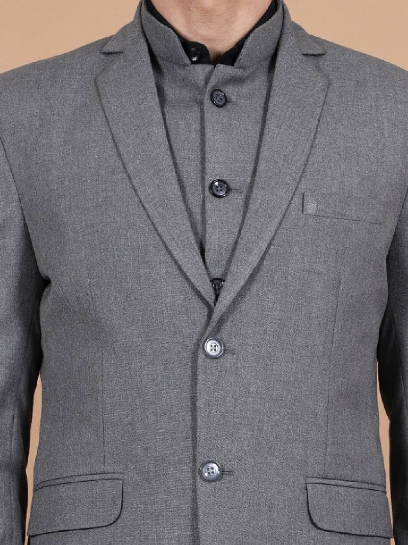 Single-breasted three-piece formal suit