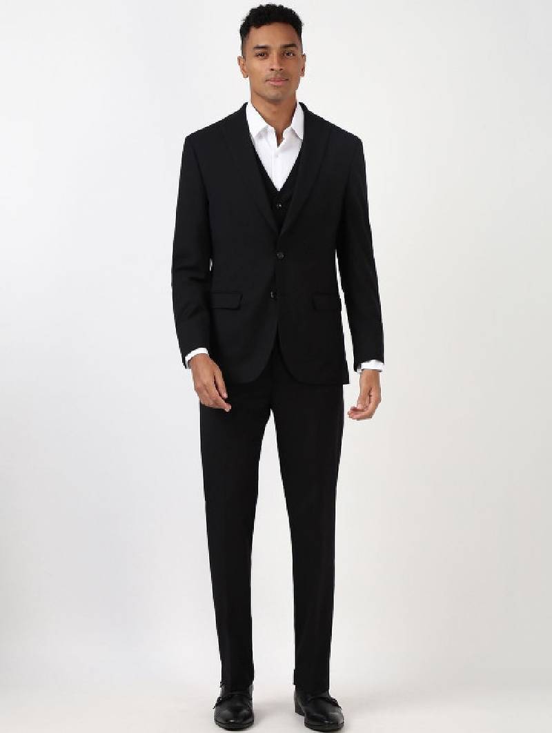 Men slim-fit single-breasted three-piece formal suit