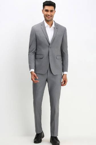 Slim-fit single-breasted two-piece formal suit
