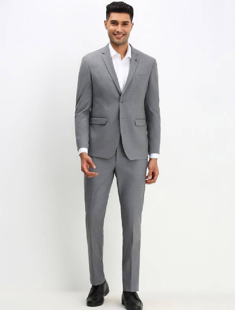 Slim-fit single-breasted two-piece formal suit
