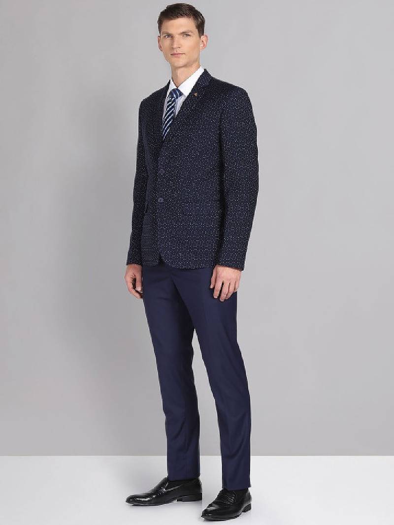 Men tailored regular fit patterned single breasted two piece suit