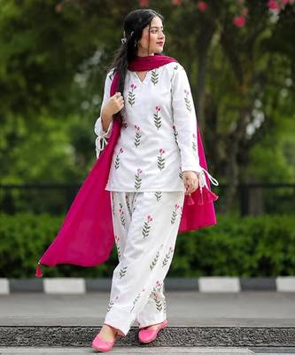 White cotton printed kurti set for women with pant and pink dupatta 3