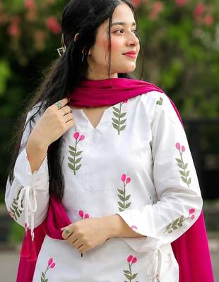 White cotton printed kurti set for women with pant and pink dupatta 5