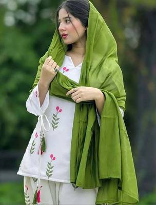 White cotton printed kurti set for women with pant and green dupatta 4