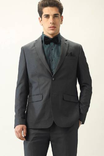 Tailored-fit single-breasted two-piece suit