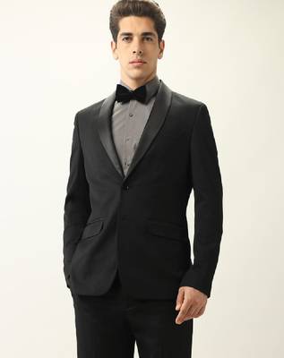 Slim-fit single-breasted three-piece suit 1
