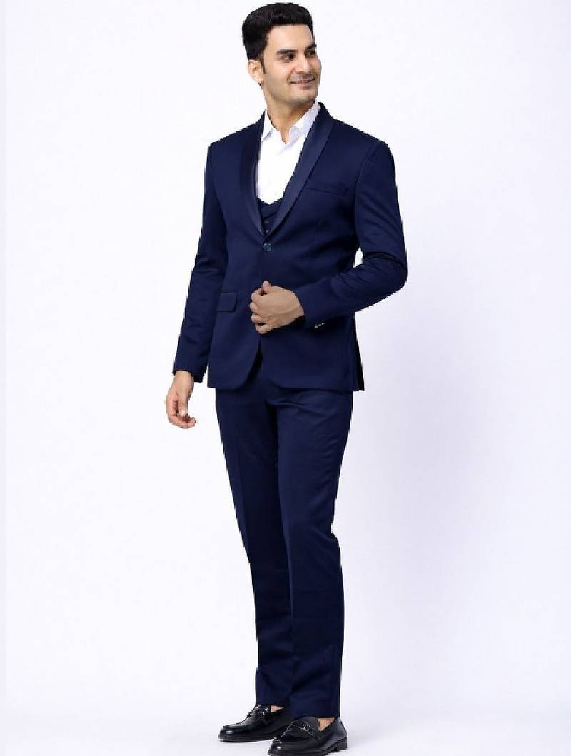 Slim-fit single-breasted three-piece suit