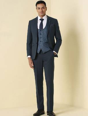 Slim-fit single-breasted three-piece suit 1