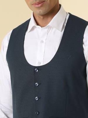 Slim-fit single-breasted three-piece suit 2