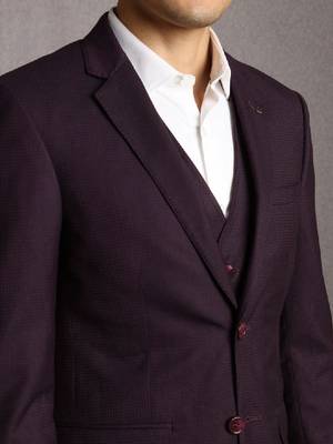 Men textured three piece suit 2