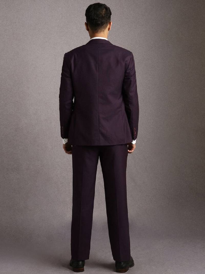 Men textured three piece suit