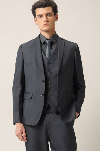 Men tailored fit single-breasted three-piece suit