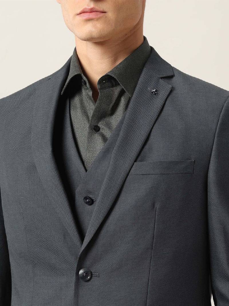 Men tailored fit single-breasted three-piece suit