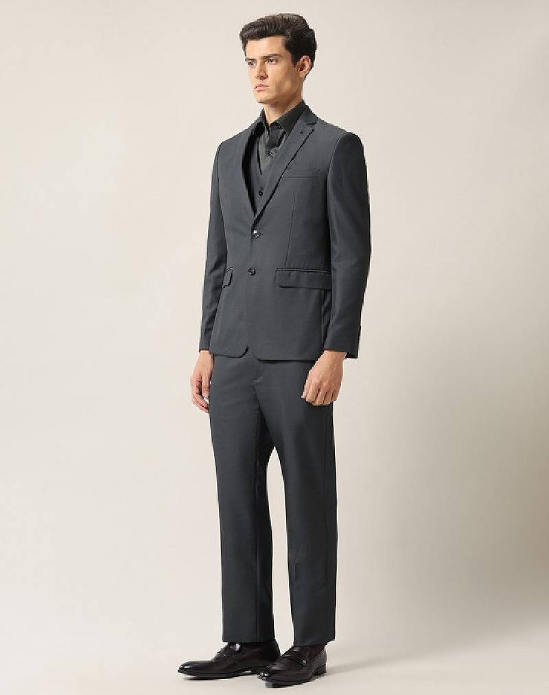 Men tailored fit single-breasted three-piece suit