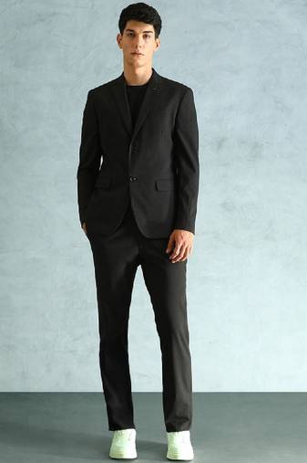 Tailored-fit single-breasted two-piece suit