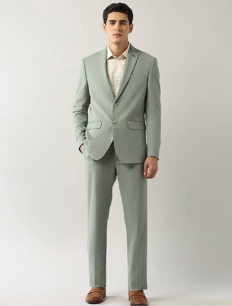 Tailored fit single-breasted two-piece formal suit