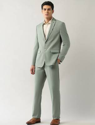 Tailored fit single-breasted two-piece formal suit 3