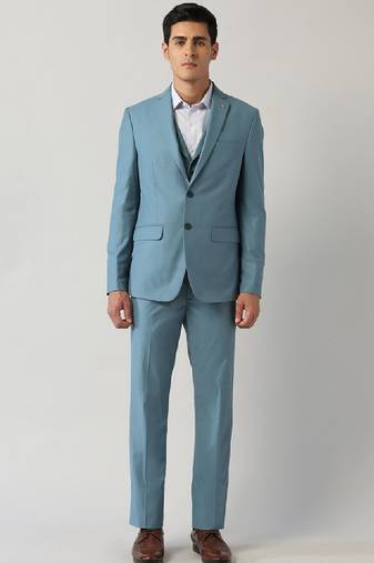 Men tailored-fit three-piece formal suit