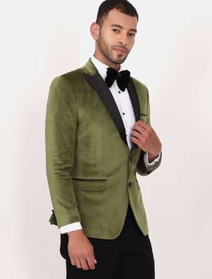 Slim-fit peaked lapel 2-piece suits 3