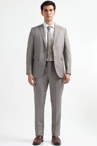 Men single-breasted tailored fit two piece suit