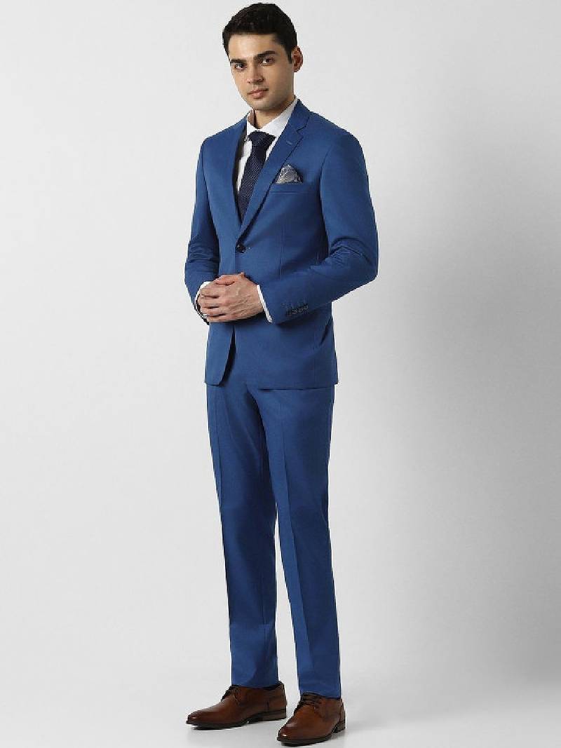 Slim-fit single-breasted two-piece suit