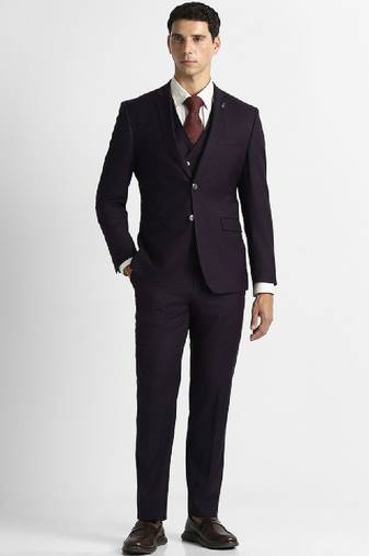 Slim fit single-breasted three-piece suits